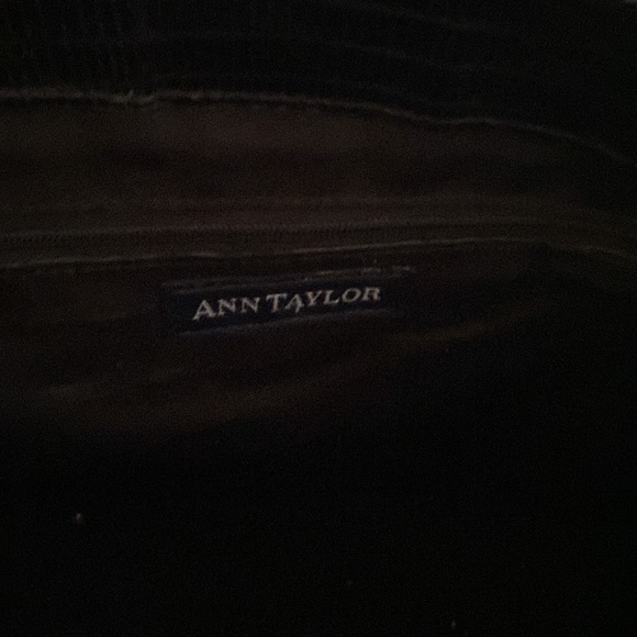 Ann Taylor embossed leather tote/shoulder bag - Picture 2 of 2